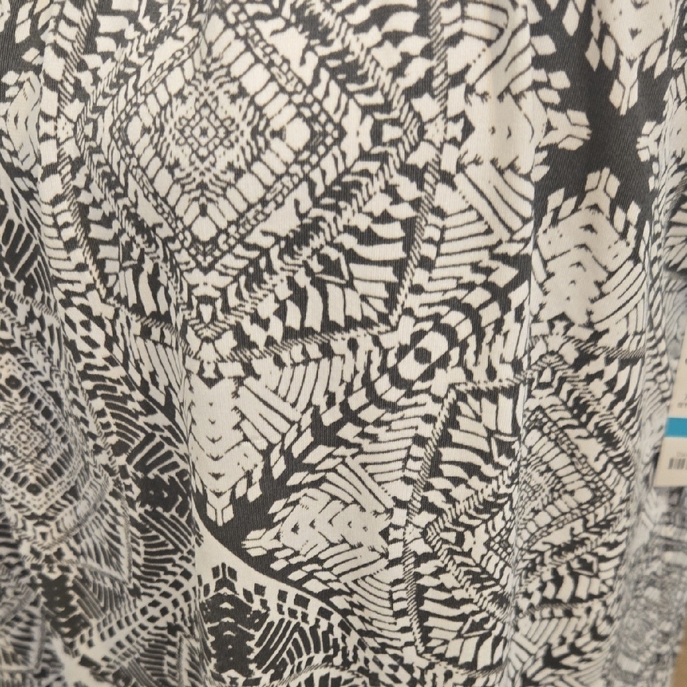 Alfani Black and White Blouse with Yellow Trim - Picture 6 of 8